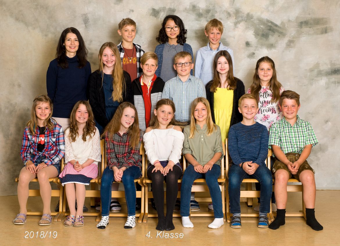 Klassenfoto-4.-Klasse.jpg